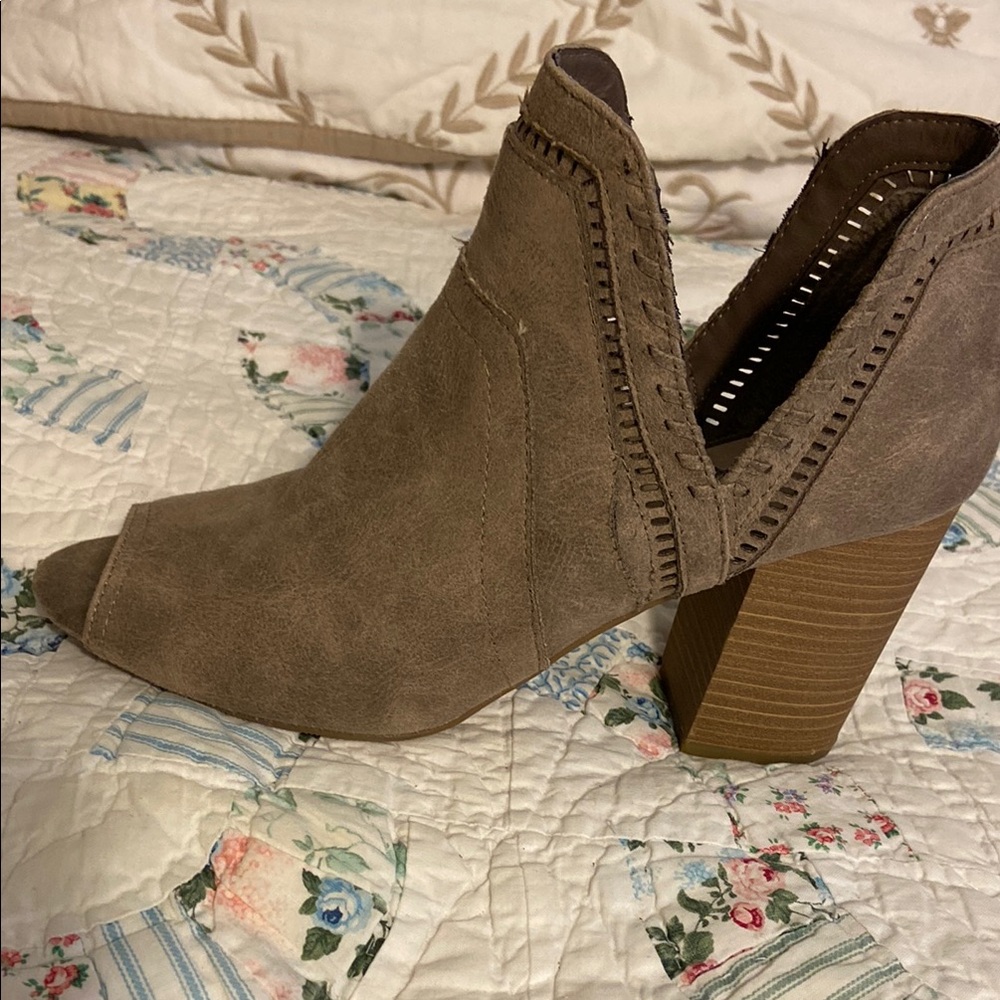 Fergalicious Brown Ankle Boots Sz 10 - Picture 13 of 14